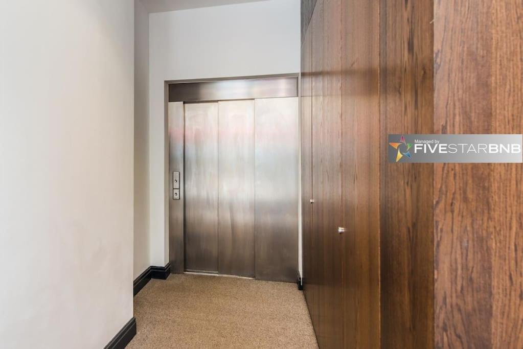 Cool Urban Apartment With Stunning Castle Views Edinburgh Exterior photo