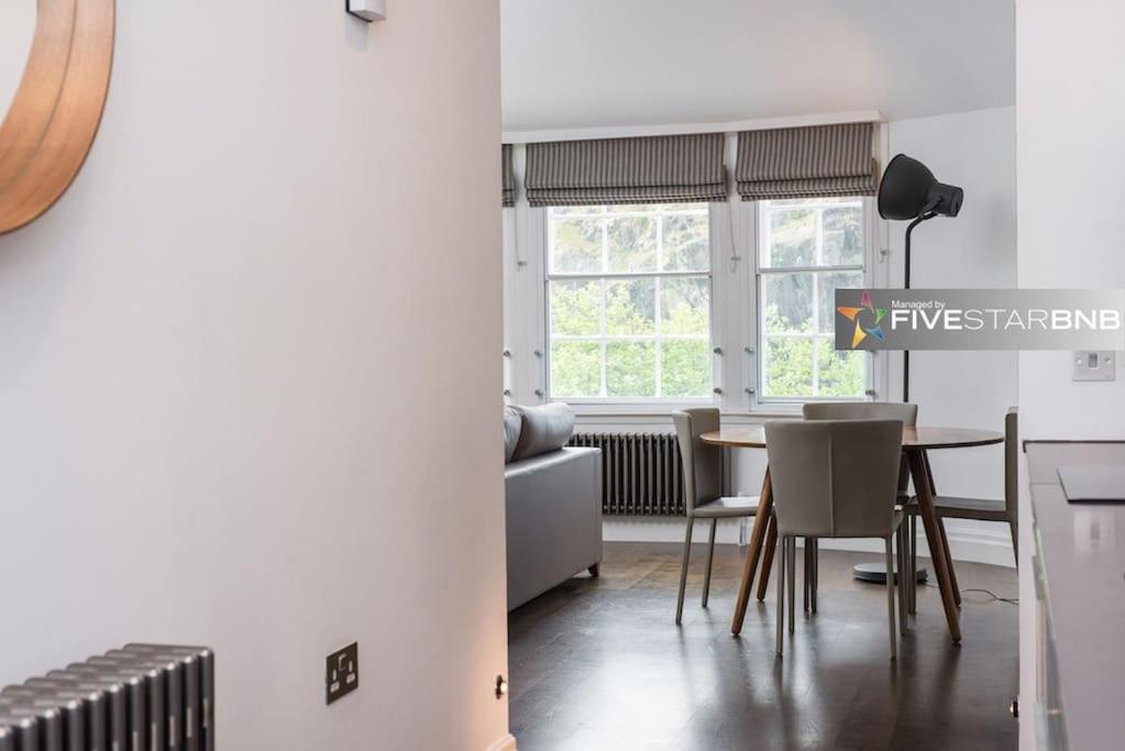 Cool Urban Apartment With Stunning Castle Views Edinburgh Exterior photo