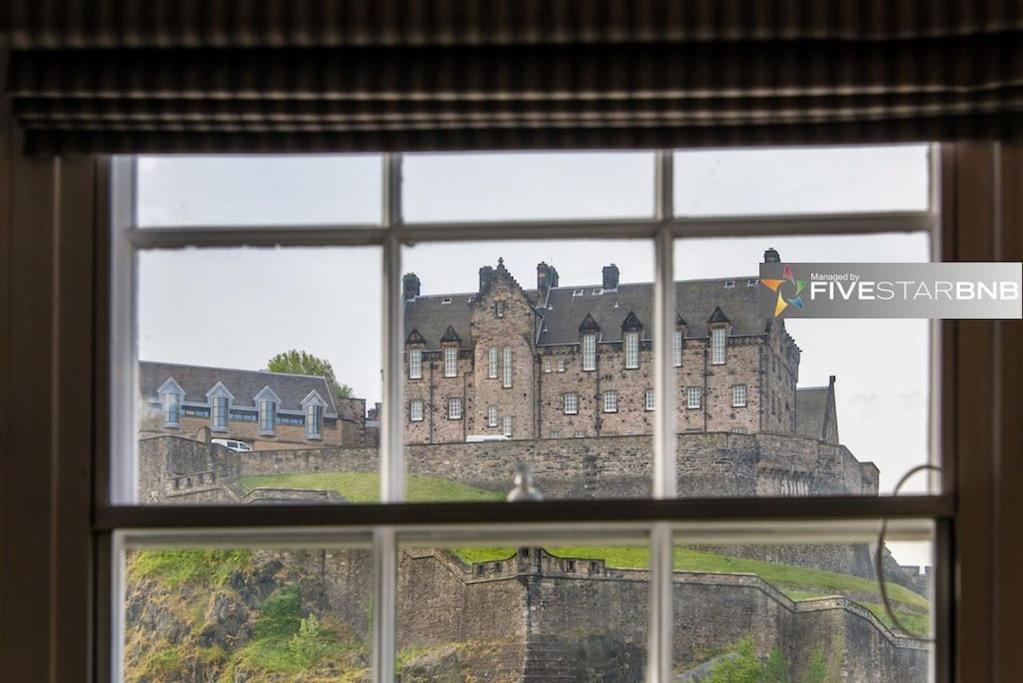 Cool Urban Apartment With Stunning Castle Views Edinburgh Exterior photo